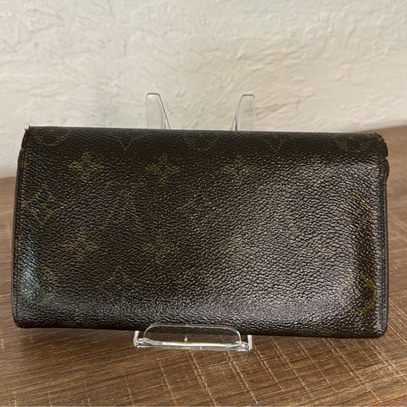 LOUIS VUITTON Monogram Sarah Snap Wallet - Picture 7 of 9